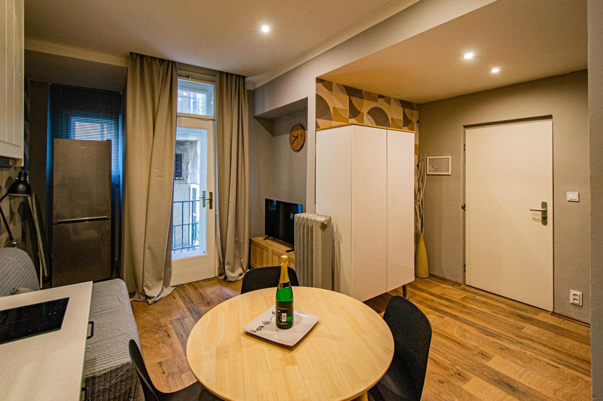 Cozy Studio In The Main City Center Praag Buitenkant foto